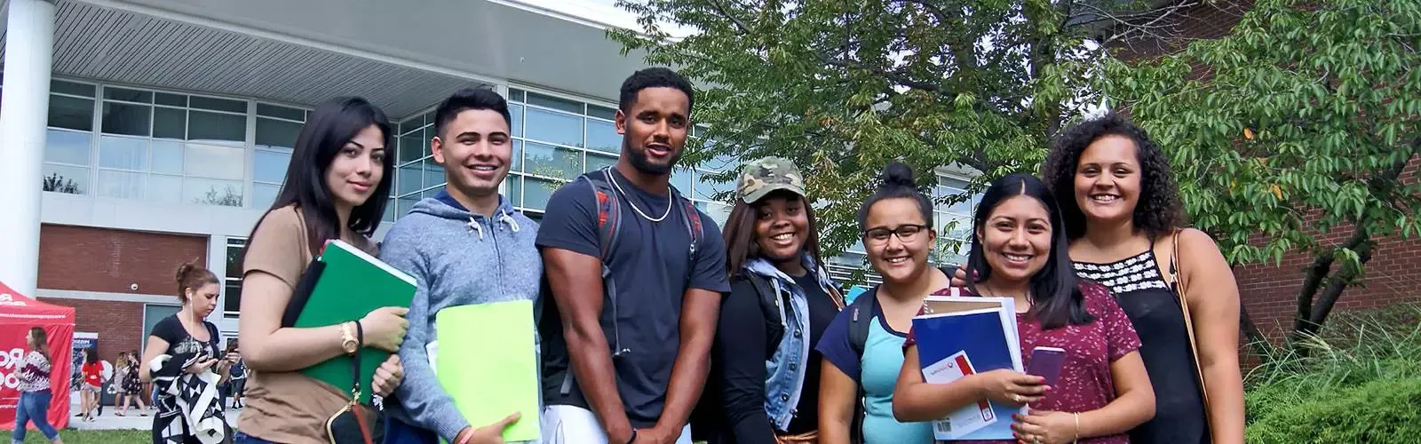 group of diverse students in front of 365球赛平台's student center